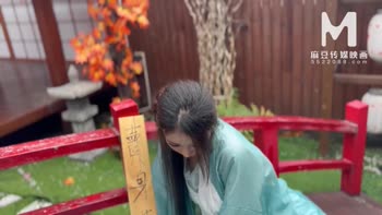 A Father's Last Rite: Chinese Cosplay Cutie's Desperate Plea
