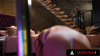 Kenna James Caught Fapping by Roommate Nathan Bronson: Wild Sex Ensues