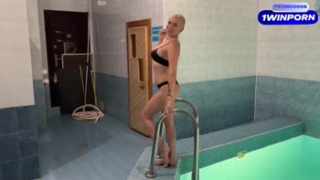 Alexa Bunny's Sauna Surprise: Steamy Stranger Sex