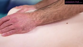 A Big Dick Gives Lilly Jade's Pussy A Rubdown