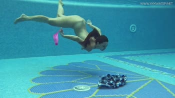 Sazan's Sizzling Underwater Solo Show
