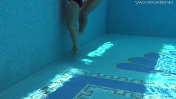 Jessica's Underwater Sensation: Nude and Lovely