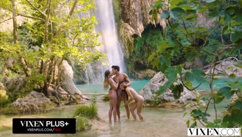 VIXEN BFF's enjoy threesome on vacay