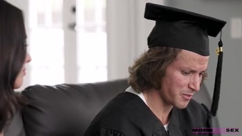 Stepsons Graduation Day - S16:e1