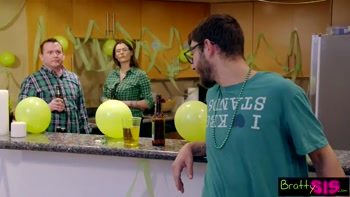 Lucky Brothers First Threeway With Slutty Step Sisters S4:E8