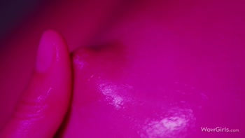 Alissa Foxy's Sultry Solo Delight: Oil-Slicked Softcore Sensations