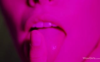Alissa Foxy's Sultry Solo Delight: Oil-Slicked Softcore Sensations