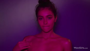 Alissa Foxy's Sultry Solo Delight: Oil-Slicked Softcore Sensations
