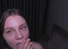 Hi's Messy Facial Frenzy: Cute Teen (18+) Swallows Huge Cumshots