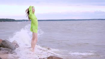 Ballet Beauty's Sensual Solo Debut