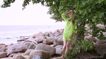 Ballet Beauty's Sensual Solo Debut