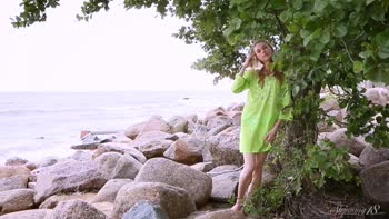 Ballet Beauty's Sensual Solo Debut