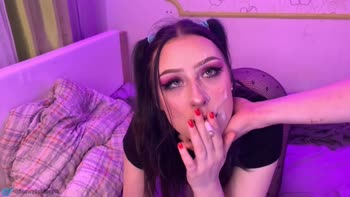Snowy Bubbles' Smoking Seduction