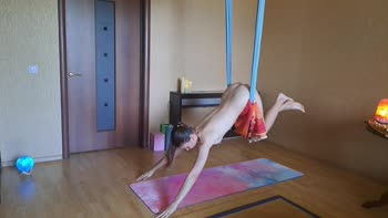 GrustinaNectaria - Nectaria's Enchanting Nude Yoga Session