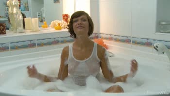 Tiny Siren Flavia's Alluring Solo Session & Footplay Unleashed!
