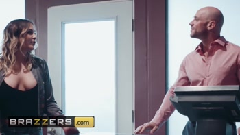 Blair Williams' Fitting Room Frenzy: Big Dick, Big Tits, and Reverse Cowgirl