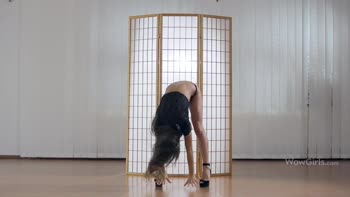 Lily Chey's Sultry Russian Solo Dance