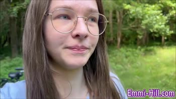 EmmiHill's German Teen (18+) Delight: Outdoor Masturbation & Pissing