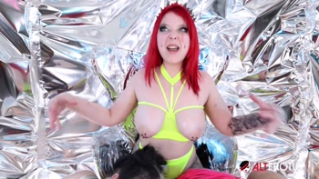 Sabien DeMonia - Sabien & Taylor's Wild 5-Way Lesbian Adventure