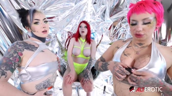 Sabien DeMonia - Sabien & Taylor's Wild 5-Way Lesbian Adventure