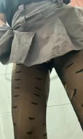 Pantyhose Pee Desperation: Wettingmypants' Exotic Squirt Show