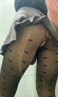 Pantyhose Pee Desperation: Wettingmypants' Exotic Squirt Show