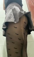 Pantyhose Pee Desperation: Wettingmypants' Exotic Squirt Show