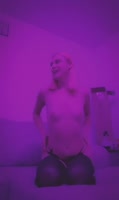 Sexymilf2003's Sultry Solo Dance