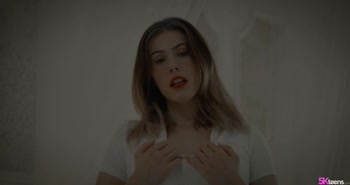 Emily Vander's Sizzling 4K Blowjob & Cumshot