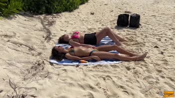 Katty West & DisDiger's Beach Pickup: Big Tits, Handjobs & Dick Flashing