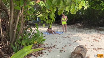 Katty West & DisDiger's Beach Pickup: Big Tits, Handjobs & Dick Flashing