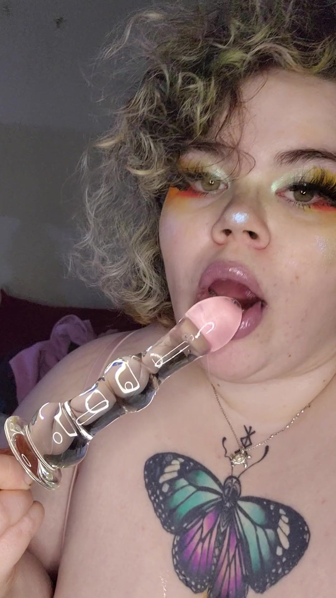 Goth GF Sicks on Toy for you