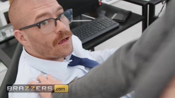 Brazzers - What Better Way To Spend The Break At Work Than Fuck Angel Youngs & Jenna Starr?