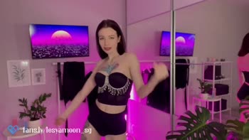 Lesya Moon's Sizzling Solo: Tattooed Temptress Teases & Tantalizes