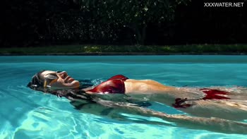 Yenifer Chacon's Sizzling Underwater Solo Adventure