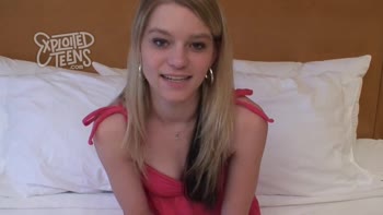 Blonde Deaf Cutie Marianna Joins Danude in Her Rousing Amateur Debut