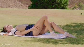 Elizabeth T's Solo Outdoor Adventure: Big Toys & Real Masturbation