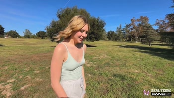 Sophia Sterling's Scorching Parkside Blowjob & Raunchy Home Fling
