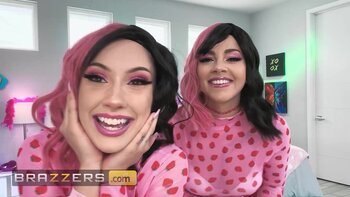 Bruce Venture's Lucky Day: Petite Pornstars Jazmin Luv & Bella Luna Share His Dick