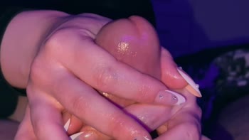 MyLeloo's Slow Seduction: A Romantic Russian Handjob