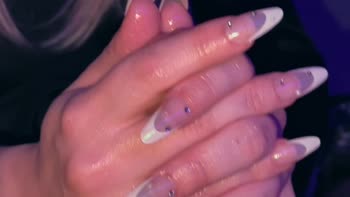 MyLeloo's Slow Seduction: A Romantic Russian Handjob