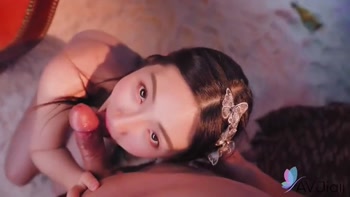 Li Er's Petite Delight: A Hard Focused Affair