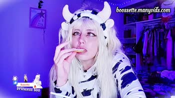 Nina-Boo's Creamy Delight: Teen (18+) Blonde Eats Milk & Cookies in 60FPS HD