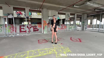 Dina-light's Risky Shave in Abandoned Bliss