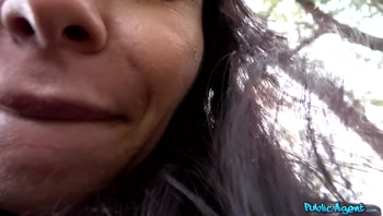 Genuine PUBLIC OUTDOOR SEX - Public Agent