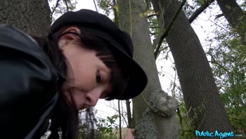 Genuine PUBLIC OUTDOOR SEX - Public Agent