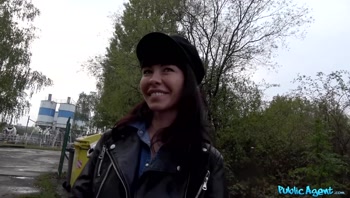 Genuine PUBLIC OUTDOOR SEX - Public Agent