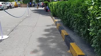 Pakinoon's Public Pleasure: Solo Indian Masturbation & Loud Moans