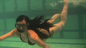 Kristina's Sizzling Underwater Seduction