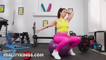 REALITY KINGS - Hot Ivy Ireland Surprises Scott With A Steamy Blowjob & Gets Pumped Hard In The Gym